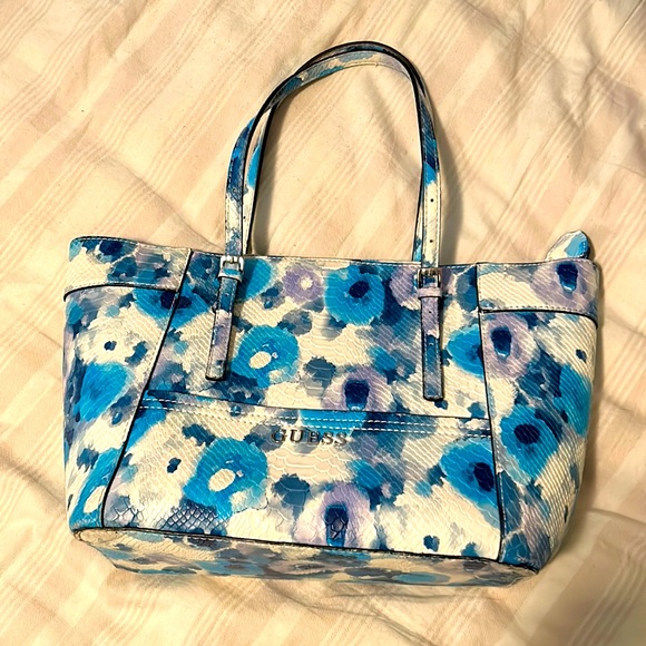 Watercolor Guess bag - Picture 1 of 11